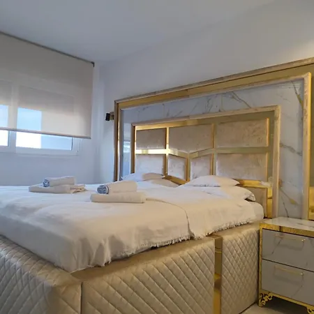 Luxury With Terrace Apartment