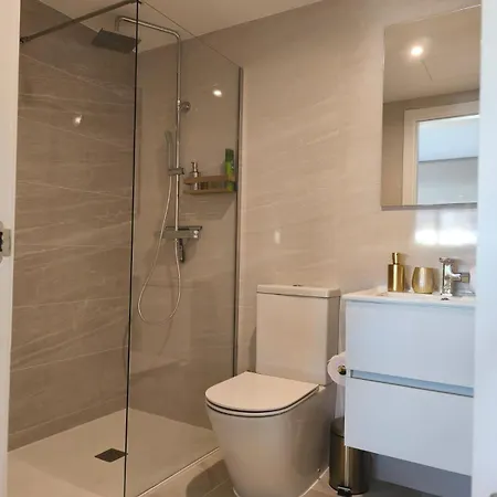 Luxury With Terrace Apartment *