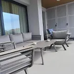 Luxury With Terrace Apartment *